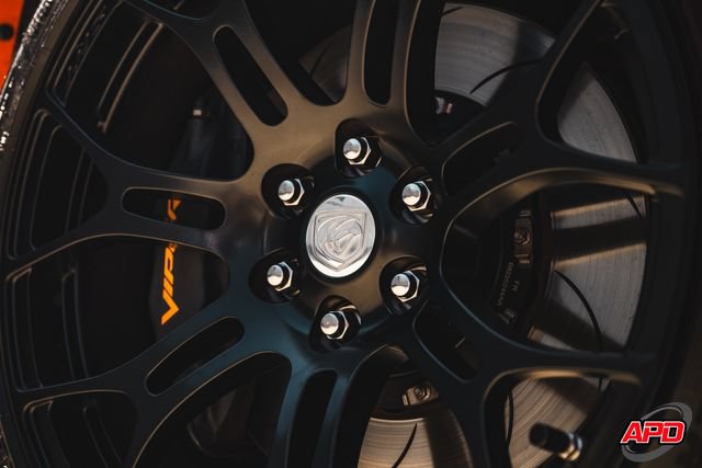 Used 2014 SRT Viper SRT-10 RWD image 3
