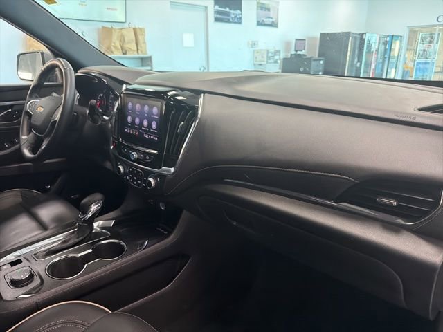 Used 2023 Chevrolet Traverse Premier image 35