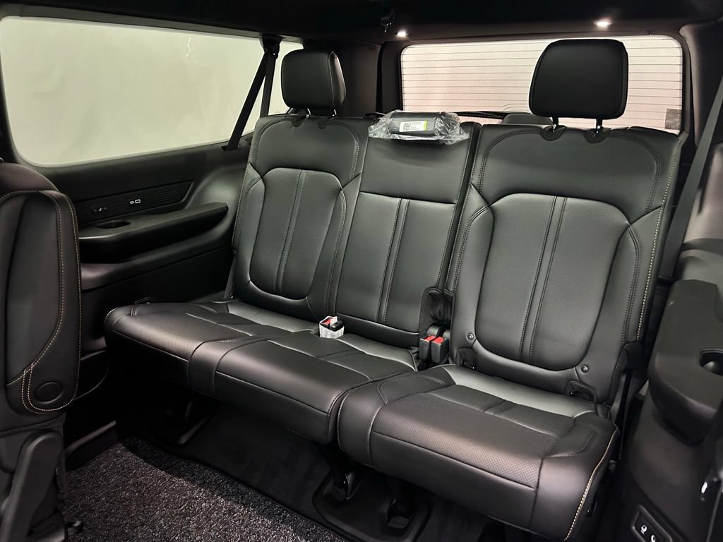 New 2026 Jeep Grand Wagoneer L 4WD image 15