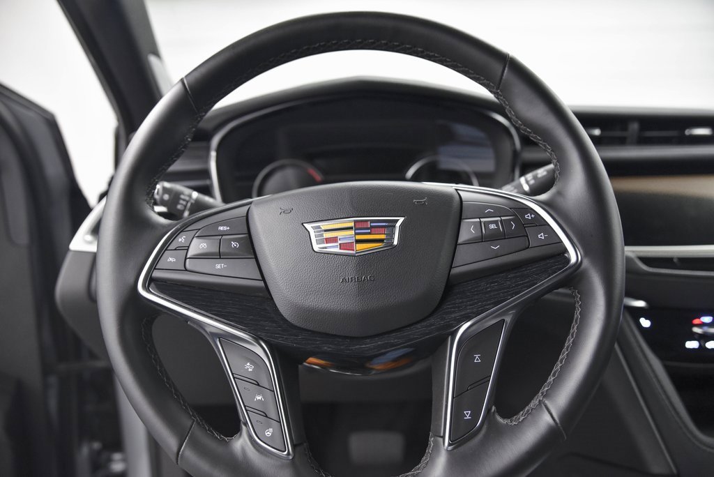 Used 2025 Cadillac XT5 Premium Luxury image 17