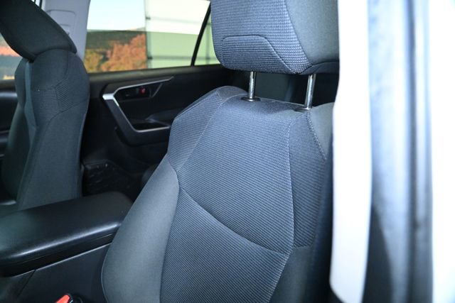 Used 2022 Toyota RAV4 LE image 22