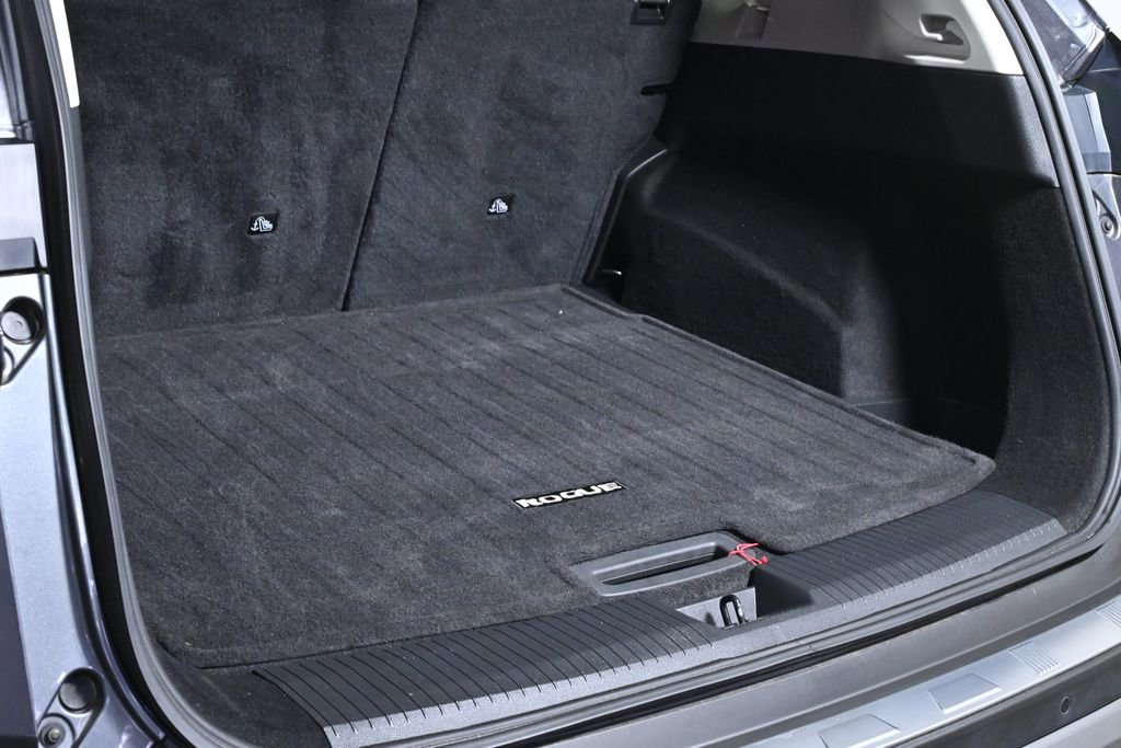 Certified 2022 Nissan Rogue SV image 30