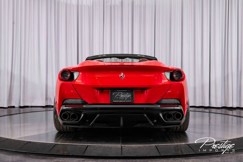 Used 2019 Ferrari Portofino image 23