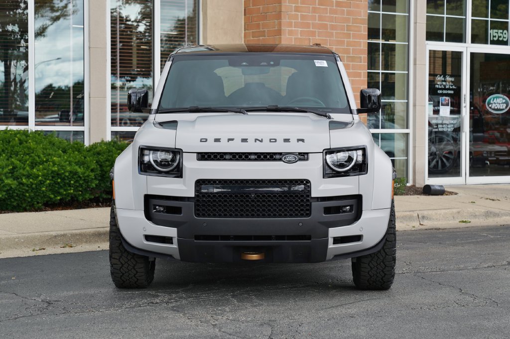 Used 2026 Land Rover Defender 110 OCTA AWD/4WD image 4
