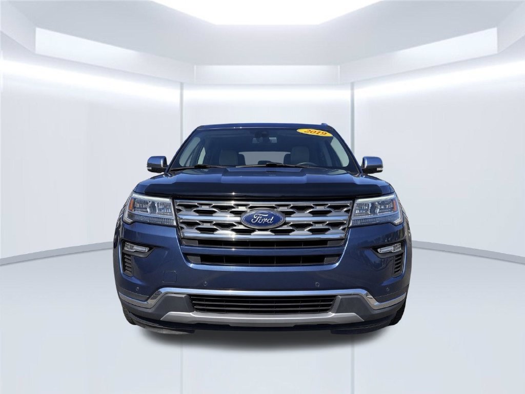 Used 2019 Ford Explorer Limited w/ Limited Luxury Package FWD image 9