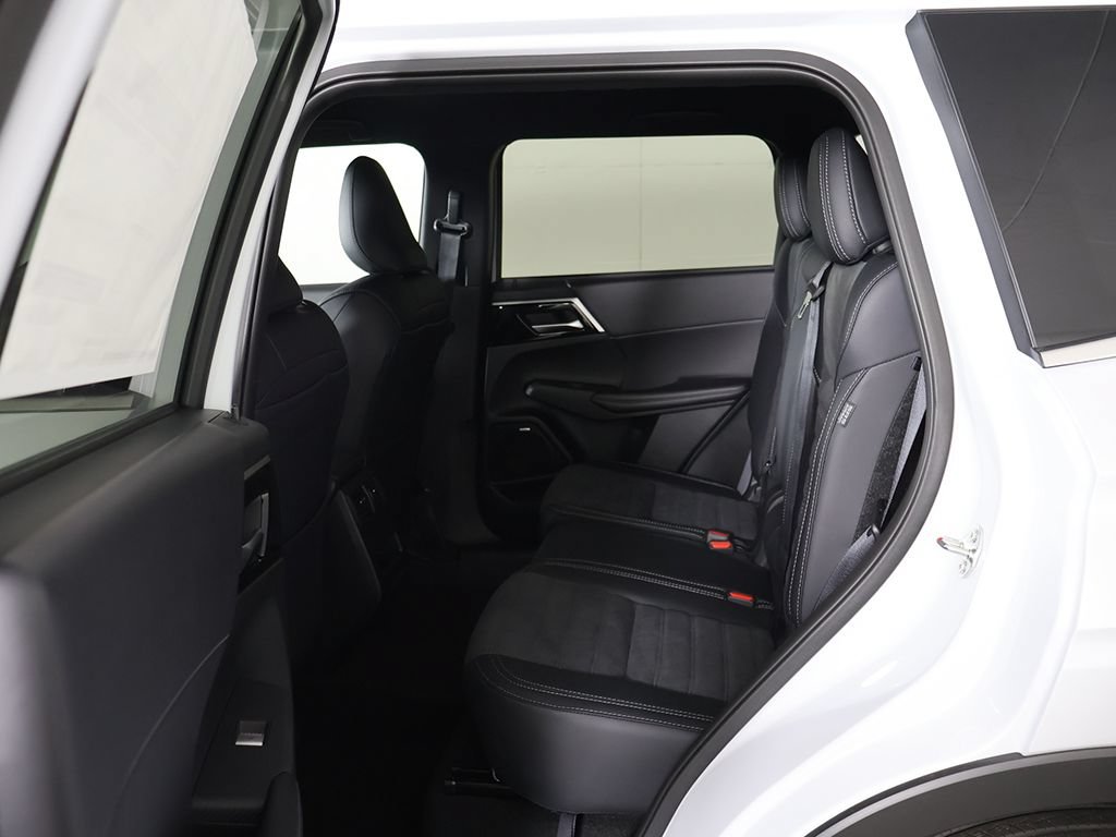 New 2026 Mitsubishi Outlander LE AWD/4WD image 30