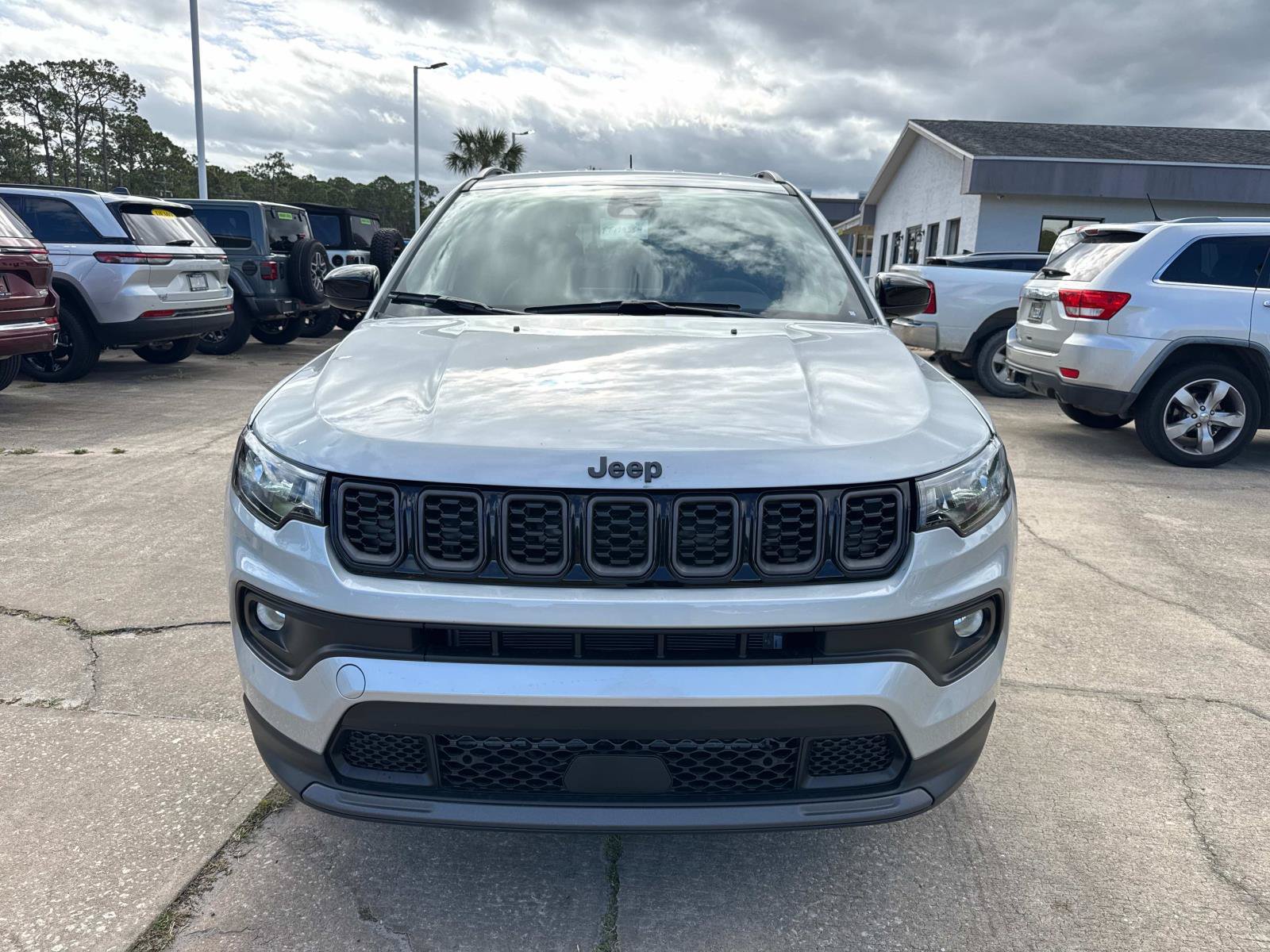 New 2026 Jeep Compass Latitude AWD/4WD image 8