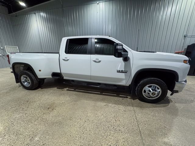 Used 2022 Chevrolet Silverado 3500 LT w/ Texas Edition image 8