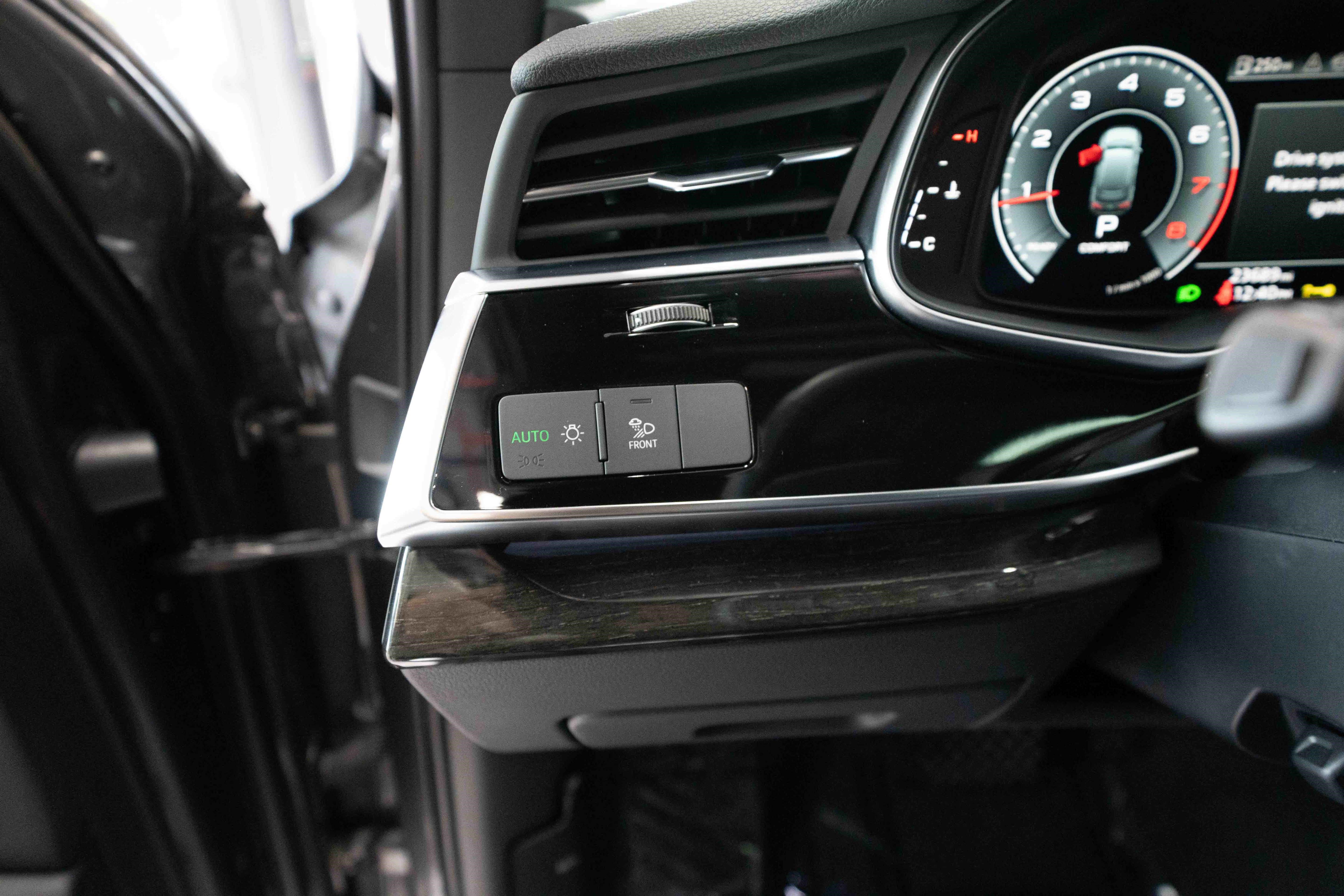 Used 2025 Audi Q7 2.0T Premium AWD/4WD image 11
