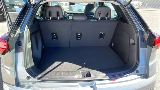 New 2027 Chevrolet Bolt RS w/ Technology Package image 28