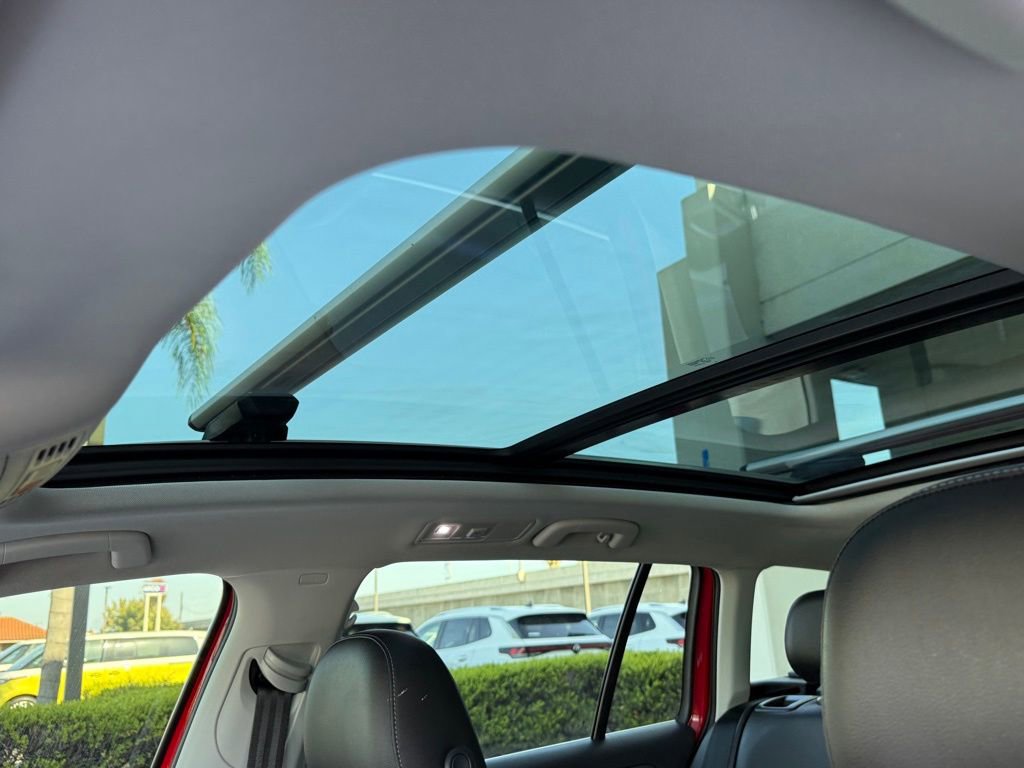 Used 2018 Volkswagen Golf Alltrack SEL image 16