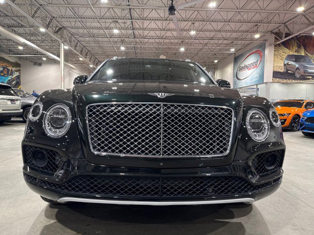Used 2017 Bentley Bentayga image 28