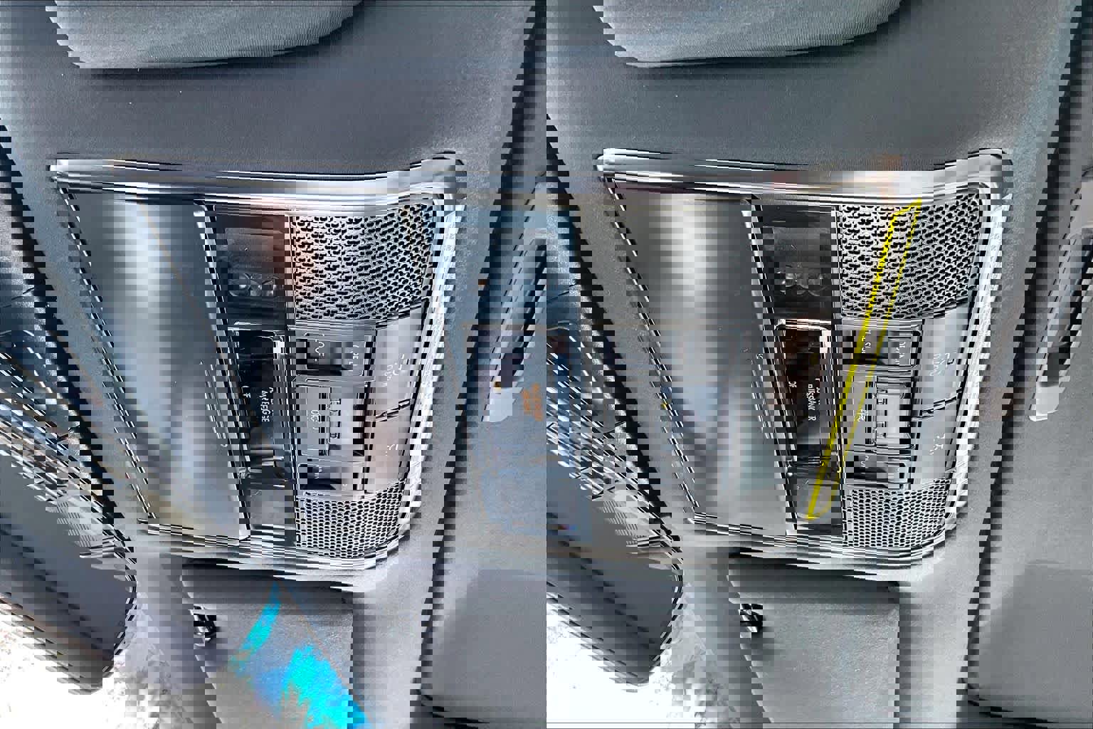 Used 2024 Lexus LX 600 4WD w/ Luxury Package image 31