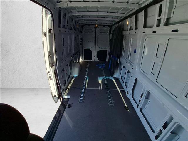 Used 2024 Mercedes-Benz Sprinter 2500 image 19