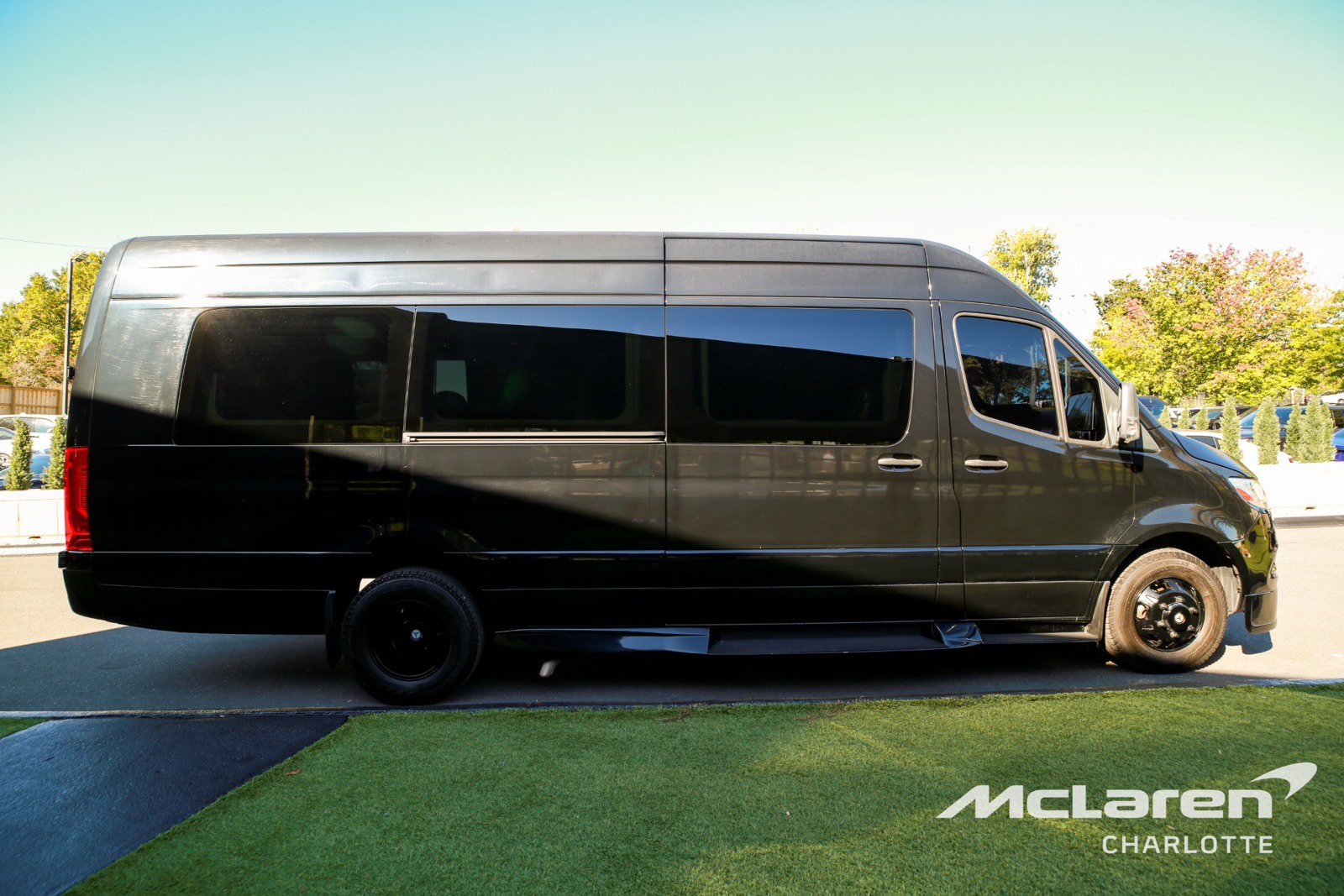 Used 2020 Mercedes-Benz Sprinter 3500 w/ Windows All Around Package image 8