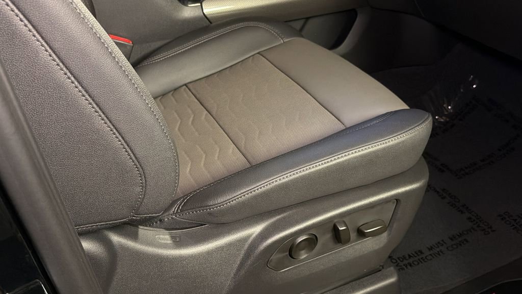 Used 2023 Chevrolet Silverado 1500 ZR2 w/ Technology Package image 12