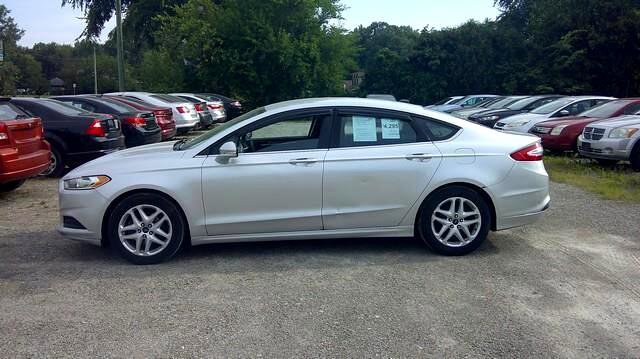 Used 2014 Ford Fusion SE image 1