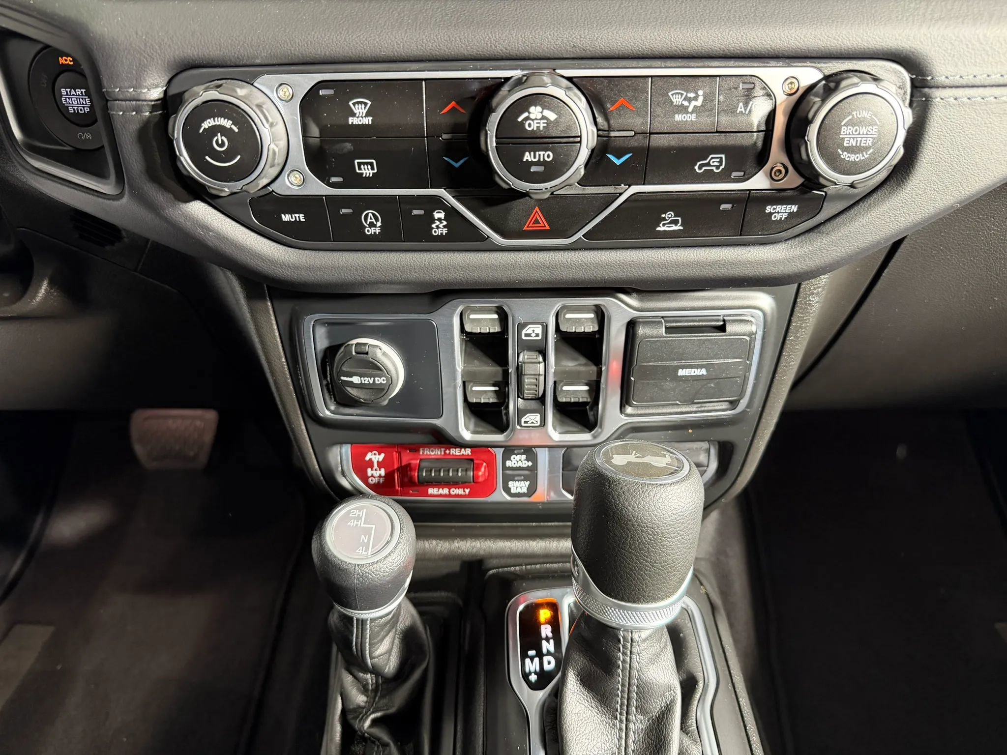 Used 2025 Jeep Wrangler Unlimited Rubicon image 22