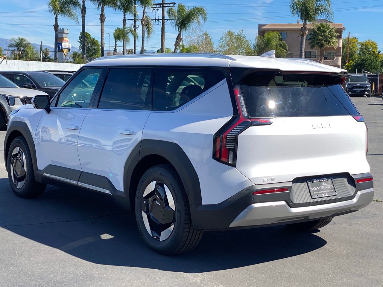 New 2026 Kia EV9 Wind image 6
