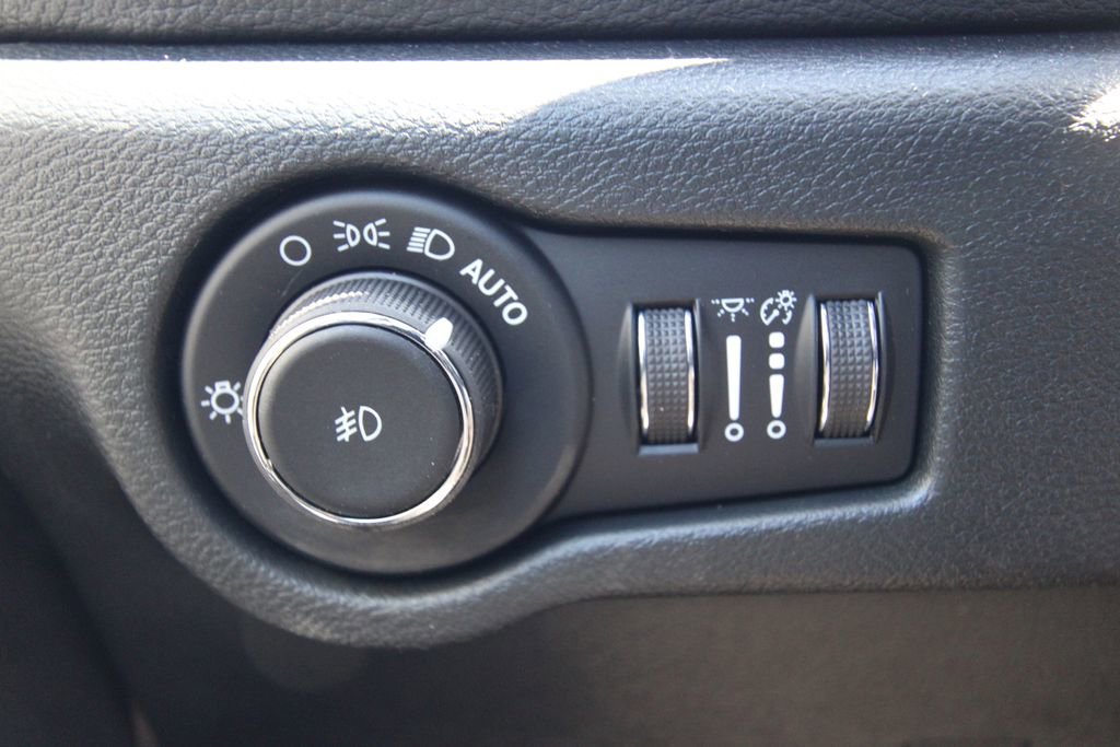 New 2026 Chrysler Pacifica Limited image 22