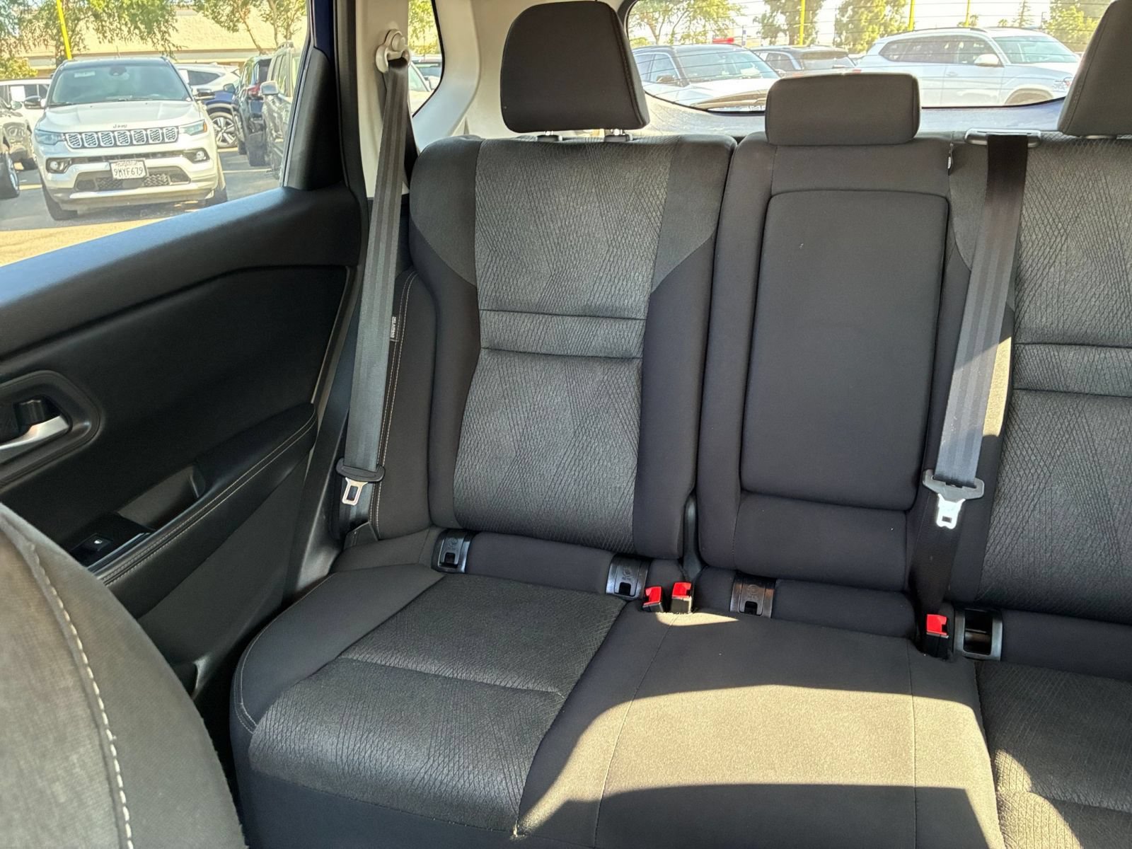 Used 2025 Nissan Rogue SV AWD/4WD image 40