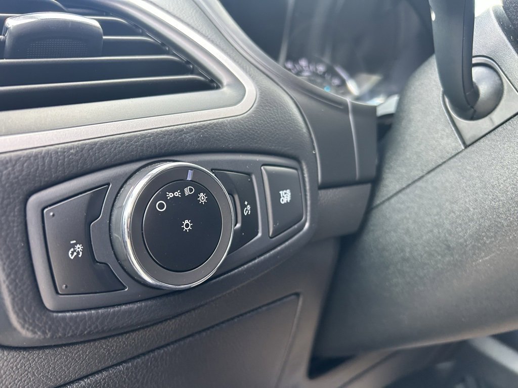 Used 2023 Ford Edge SEL image 14