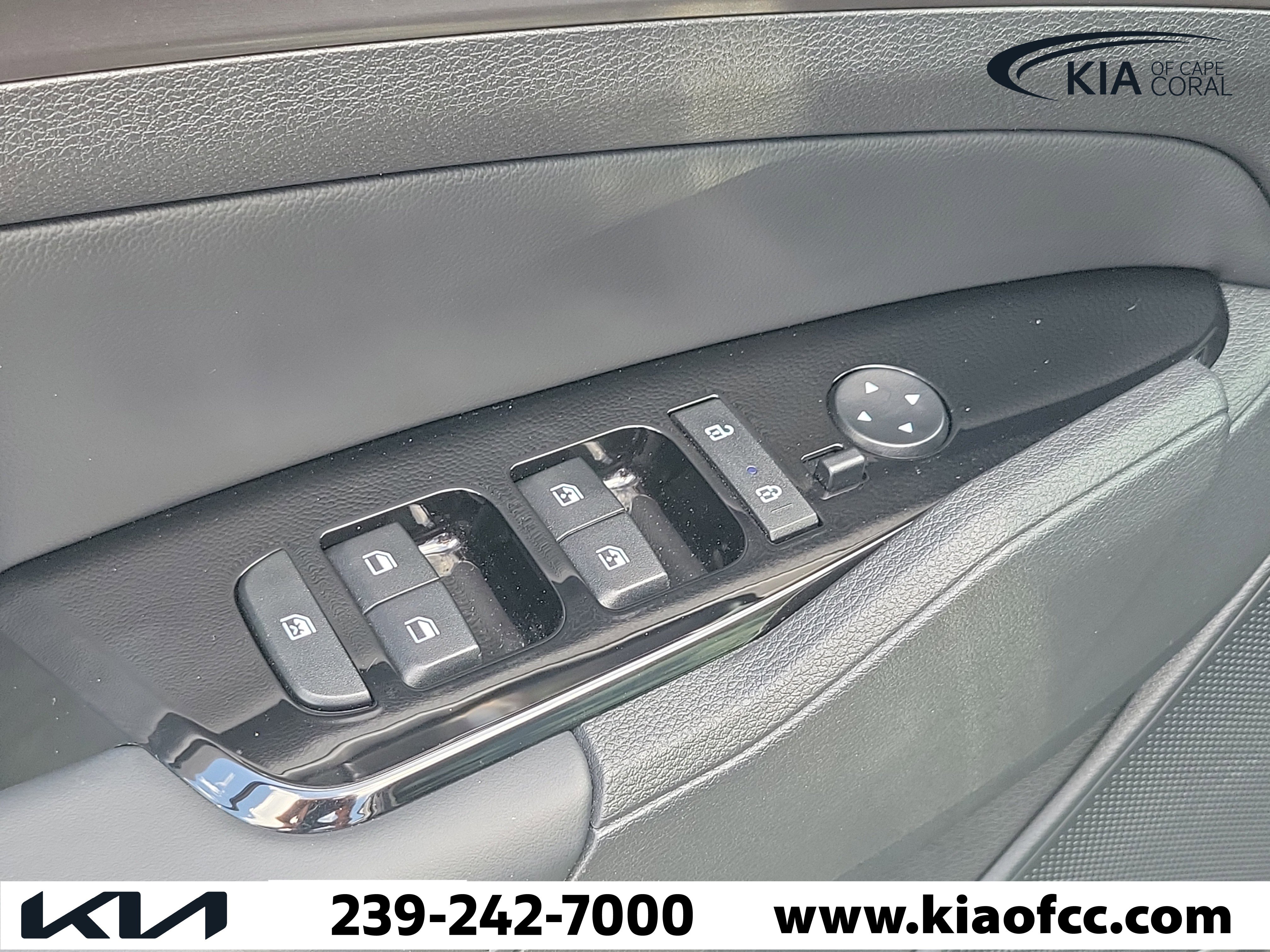 Certified 2025 Kia Sportage EX w/ Premium Package image 22