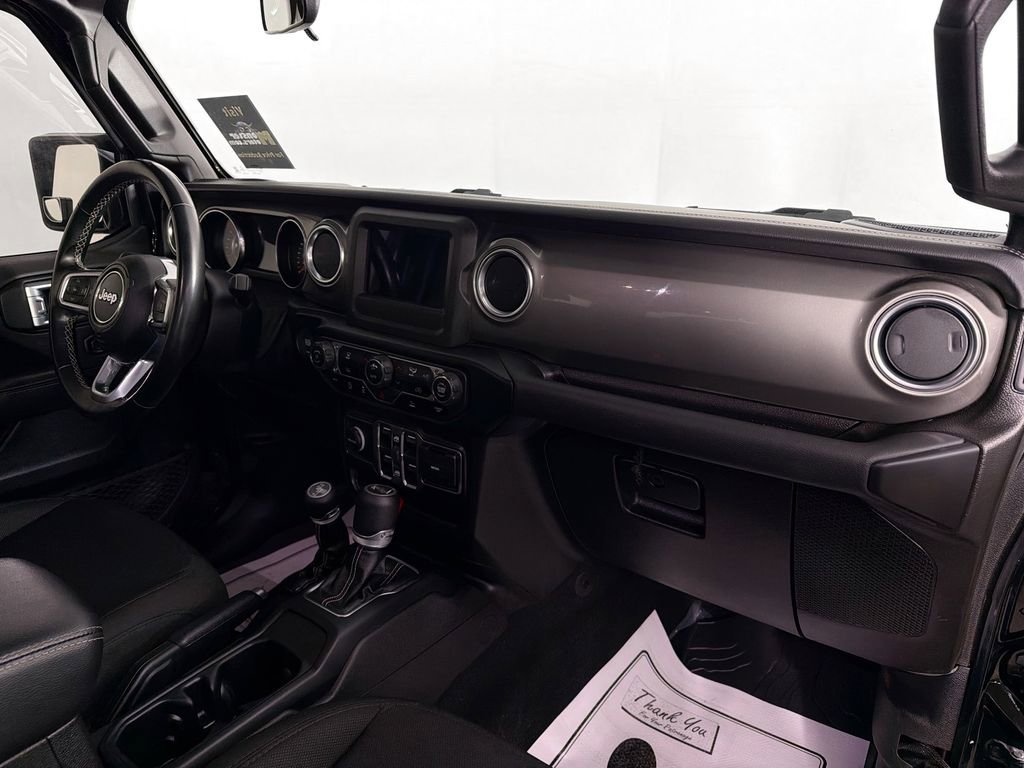 Used 2021 Jeep Wrangler Unlimited Sahara image 28