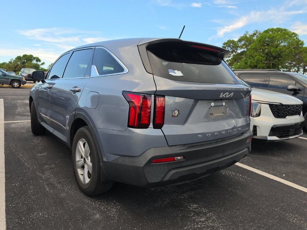 Certified 2022 Kia Sorento LX FWD image 13