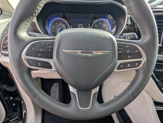 Used 2023 Chrysler Pacifica Limited image 38