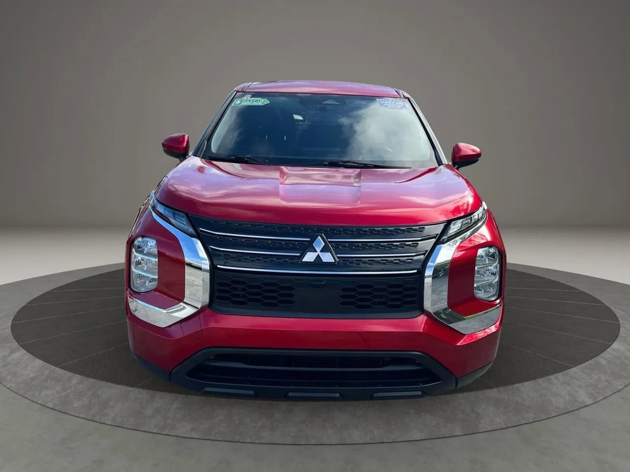 Used 2022 Mitsubishi Outlander ES image 2