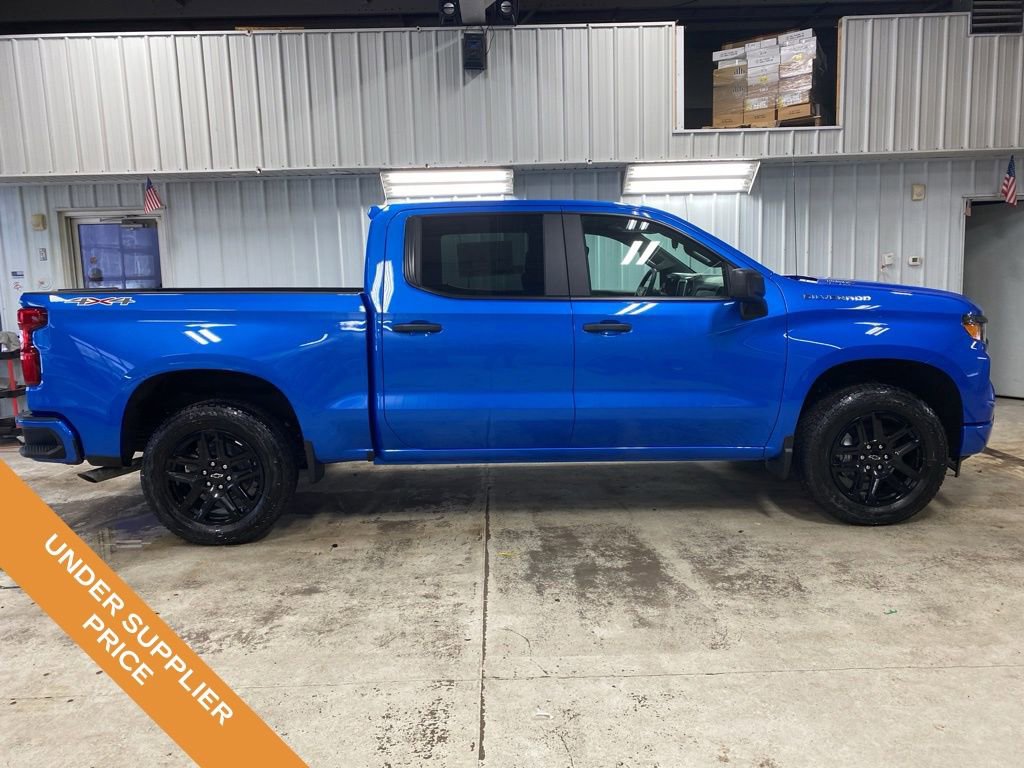 New 2026 Chevrolet Silverado 1500 Custom w/ Turbomax Blackout Package