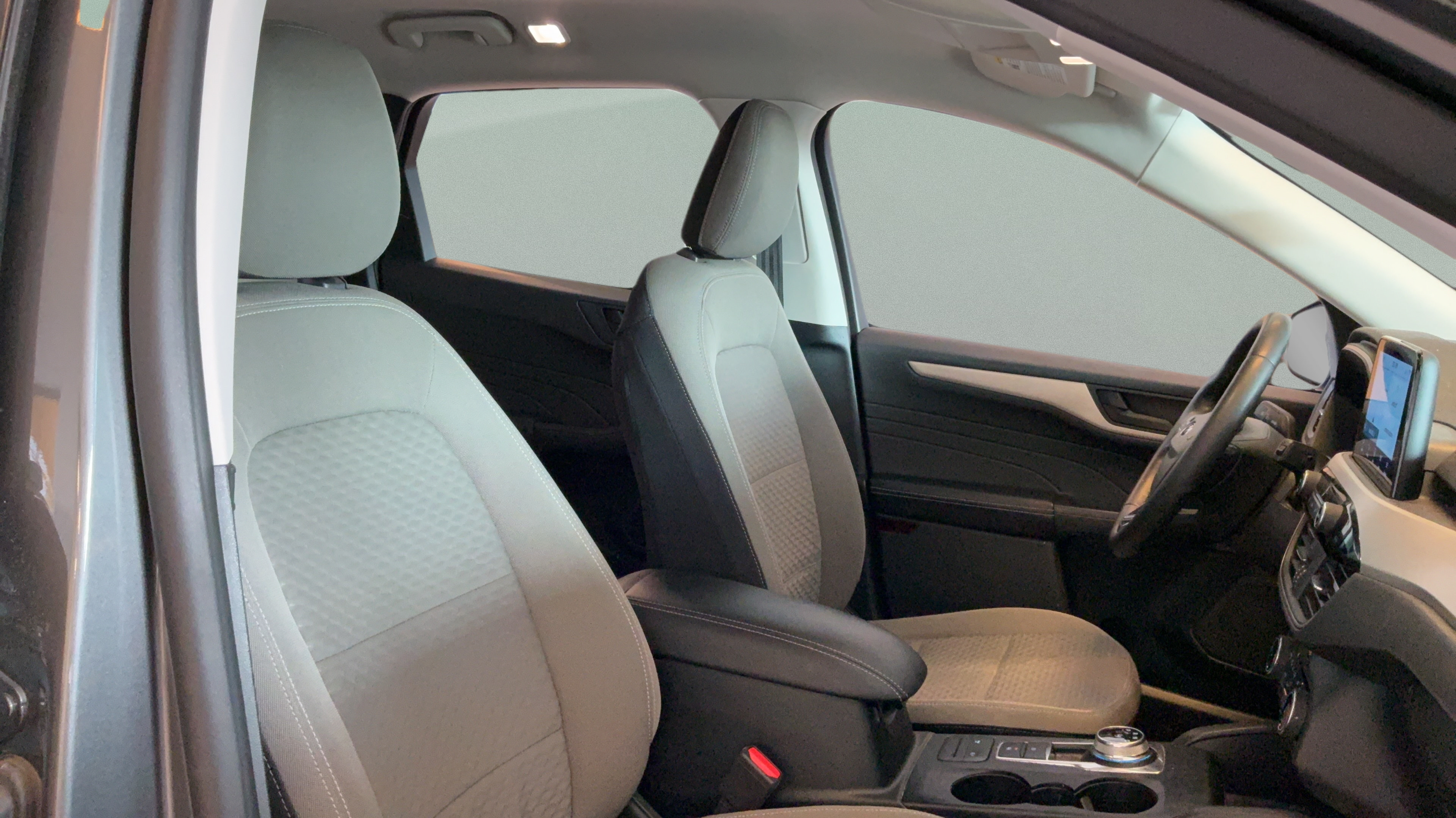 Used 2022 Ford Escape SE w/ SE Sport Appearance Package FWD image 30