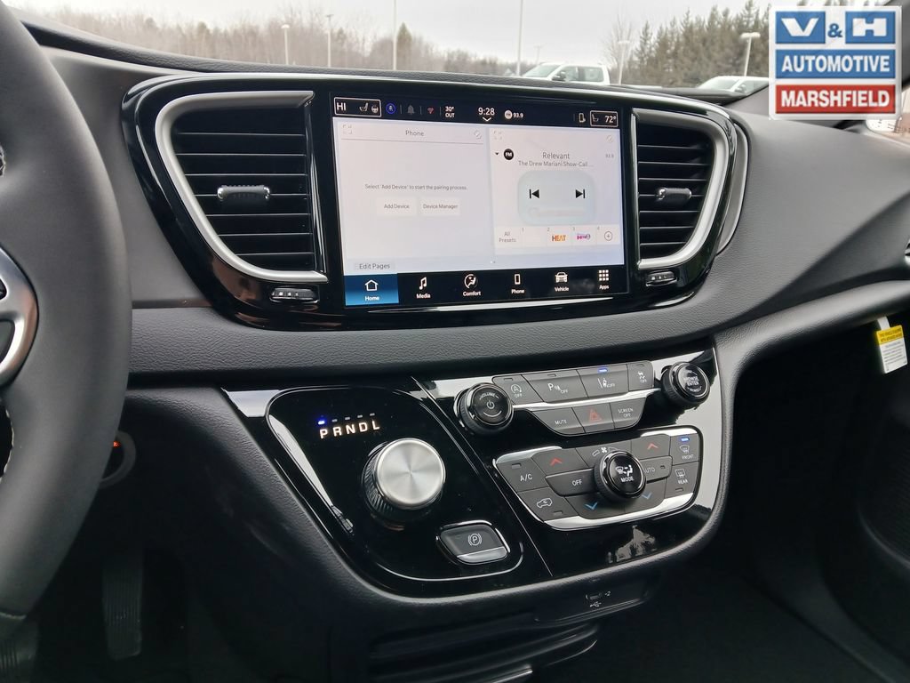 New 2026 Chrysler Voyager LX FWD image 19