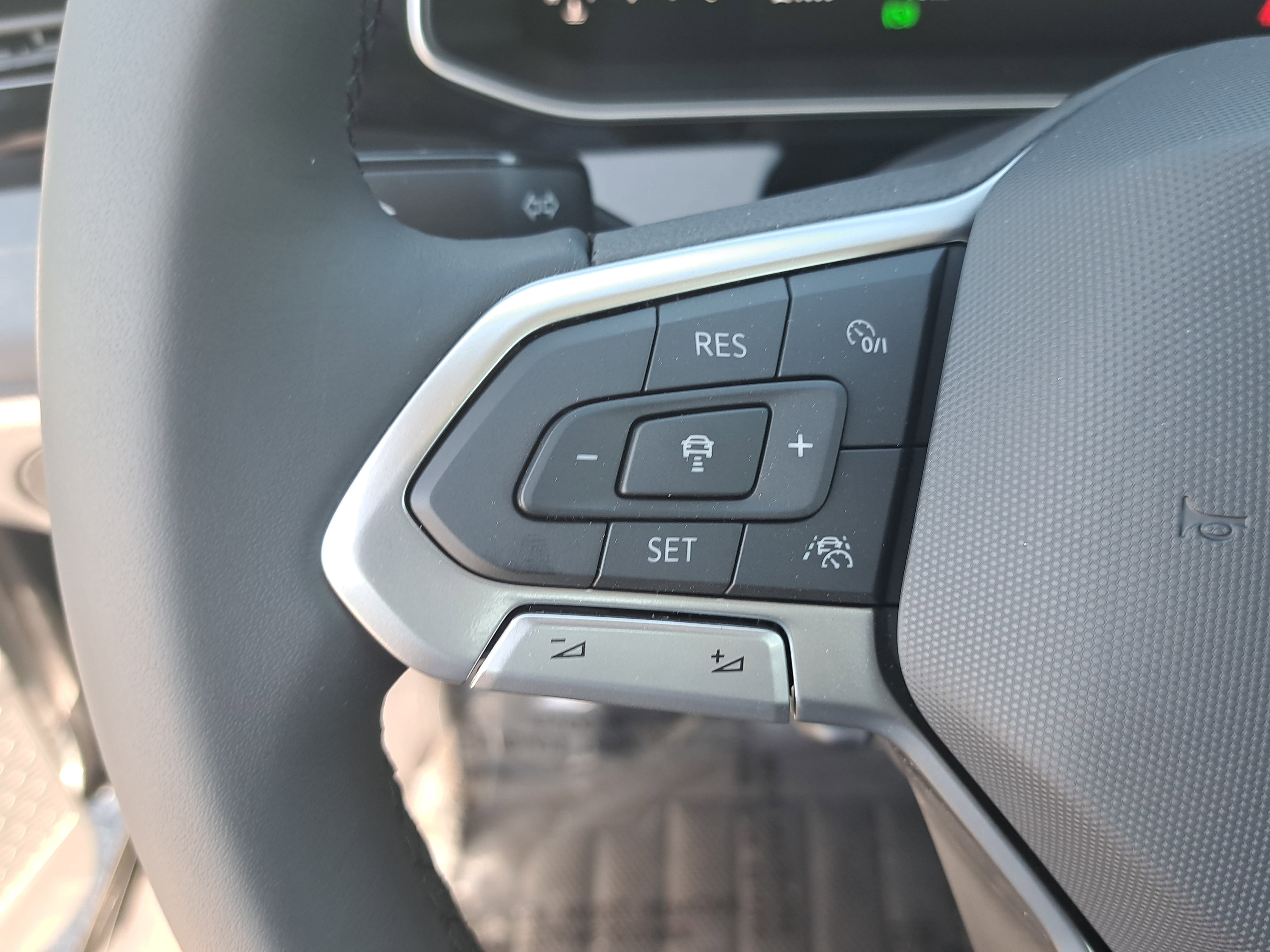 New 2026 Volkswagen Jetta SE FWD image 16