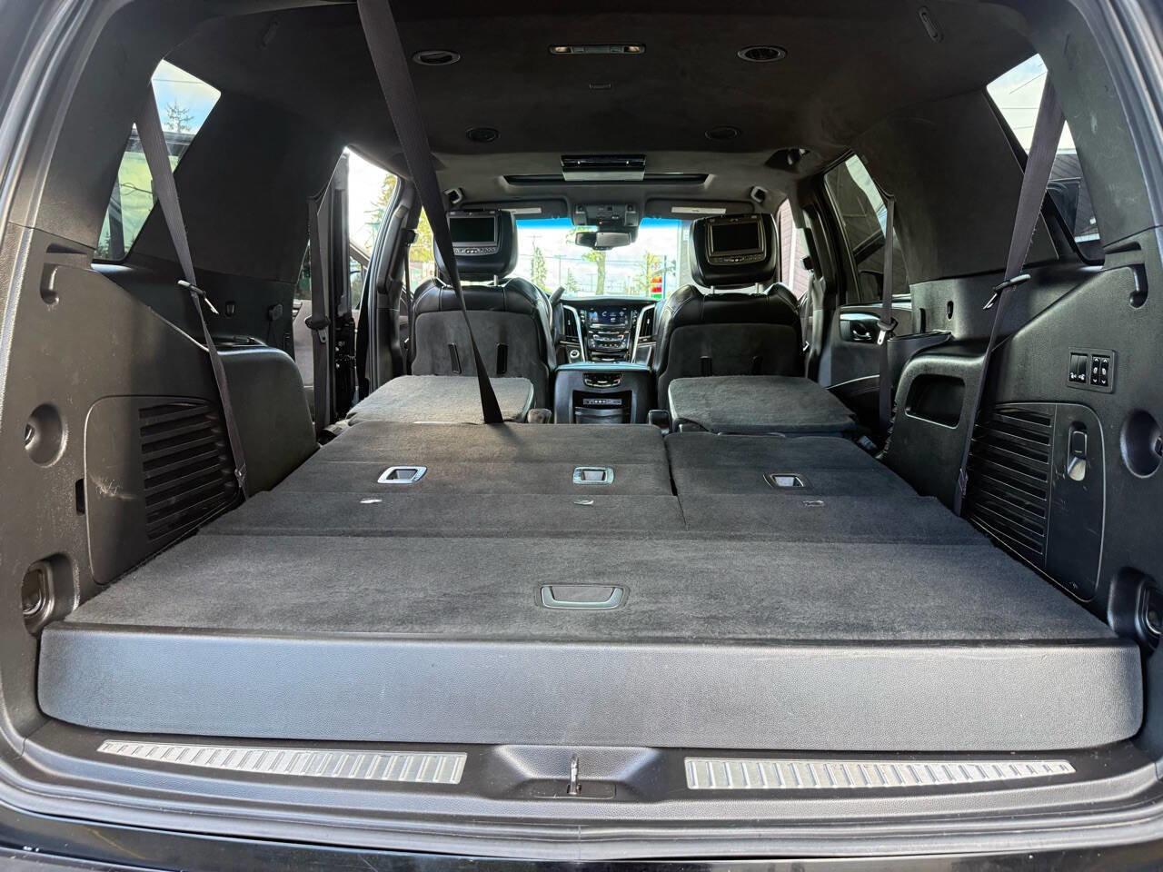 Used 2016 Cadillac Escalade Platinum AWD/4WD image 12