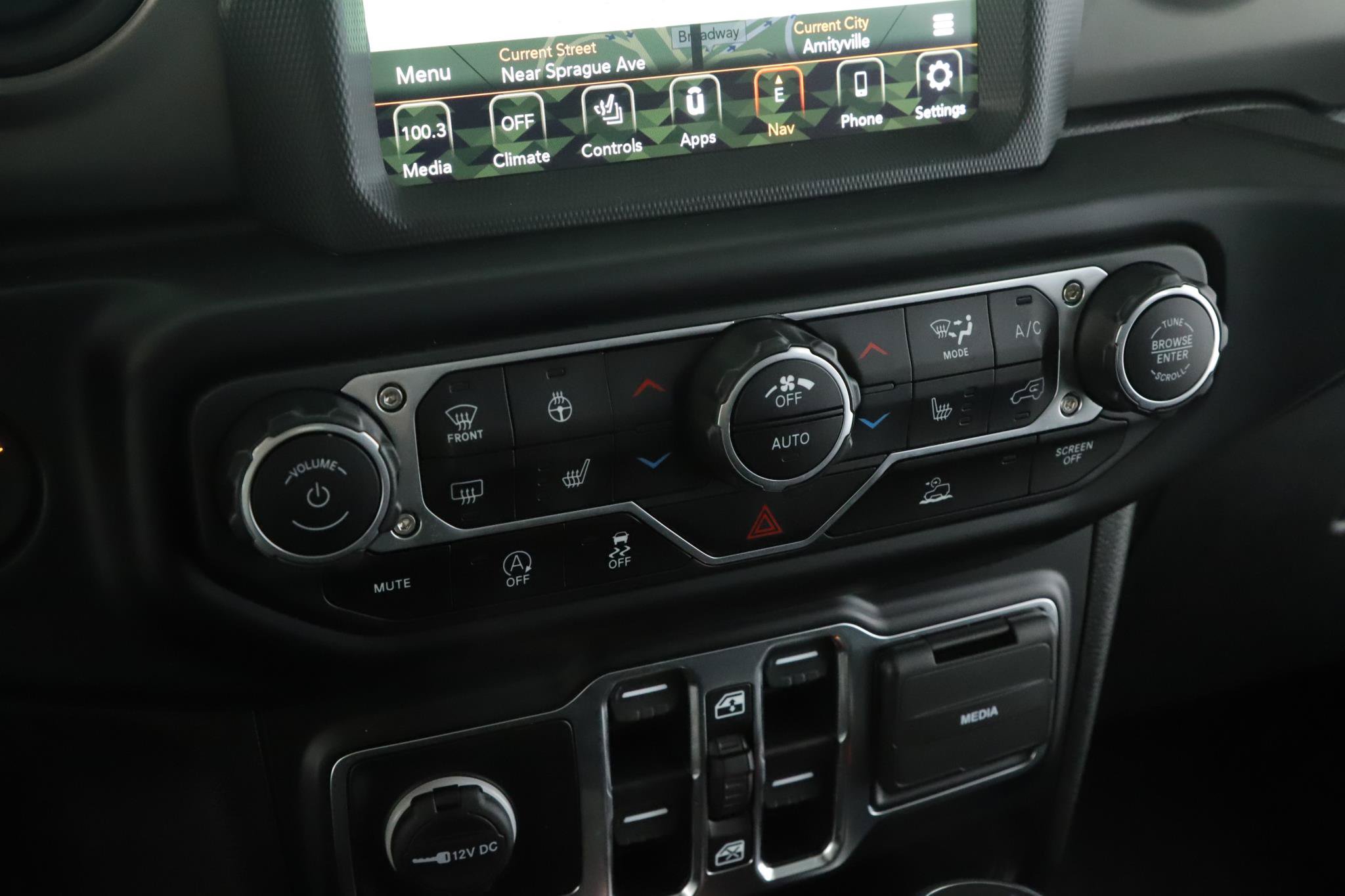 Used 2022 Jeep Wrangler Unlimited Sport AWD/4WD image 13