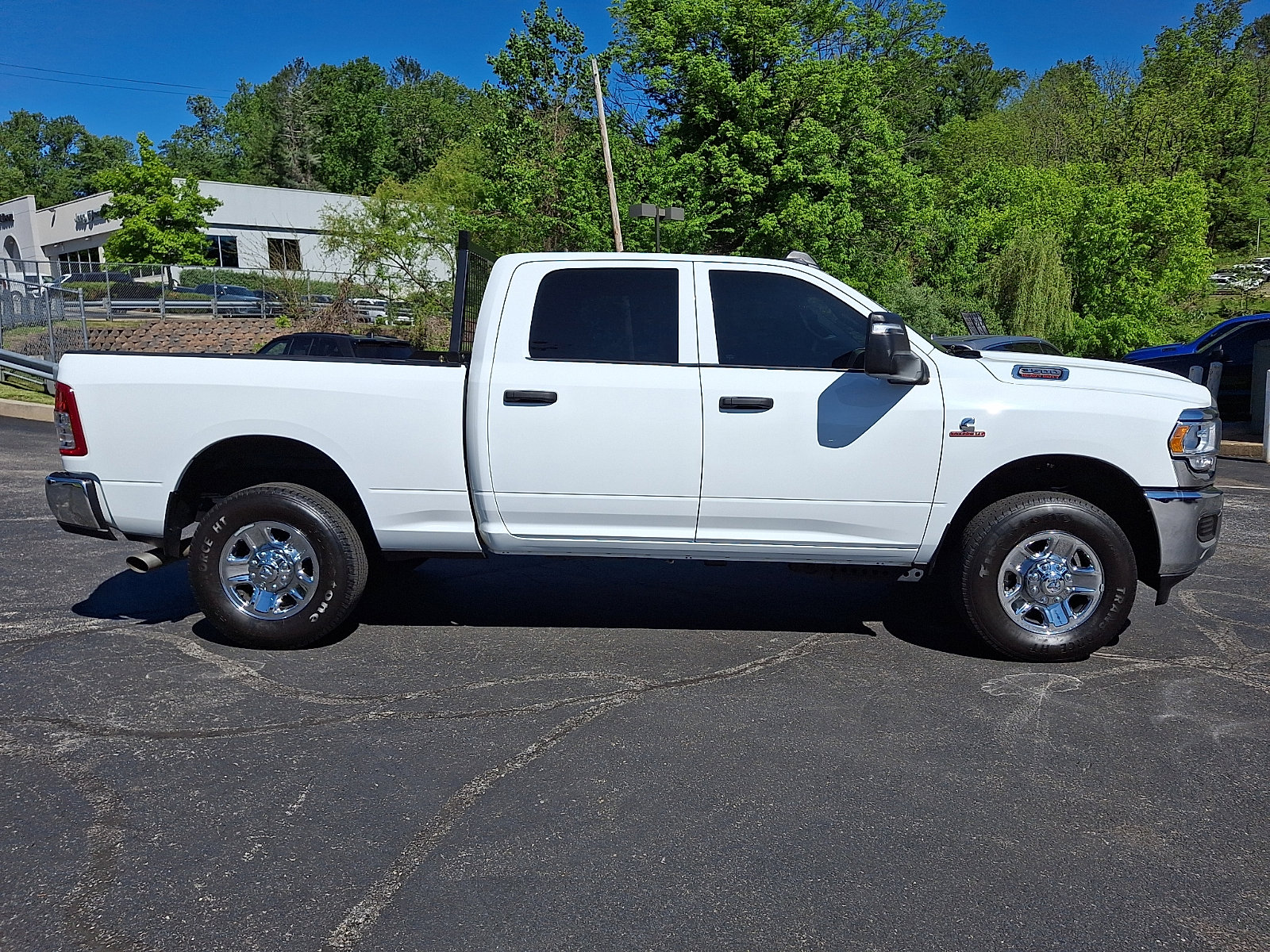 Used 2024 RAM 3500 Tradesman w/ Chrome Appearance Group AWD/4WD image 7