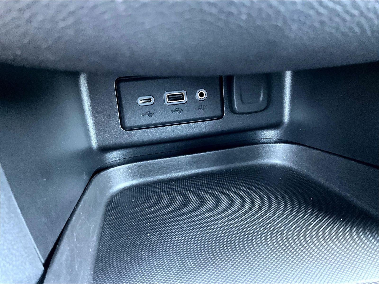 Used 2019 Chevrolet Equinox LT FWD image 16