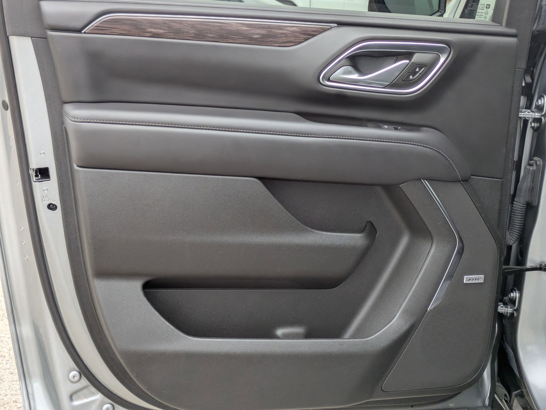 Certified 2024 Chevrolet Suburban Z71 w/ Luxury Package image 14