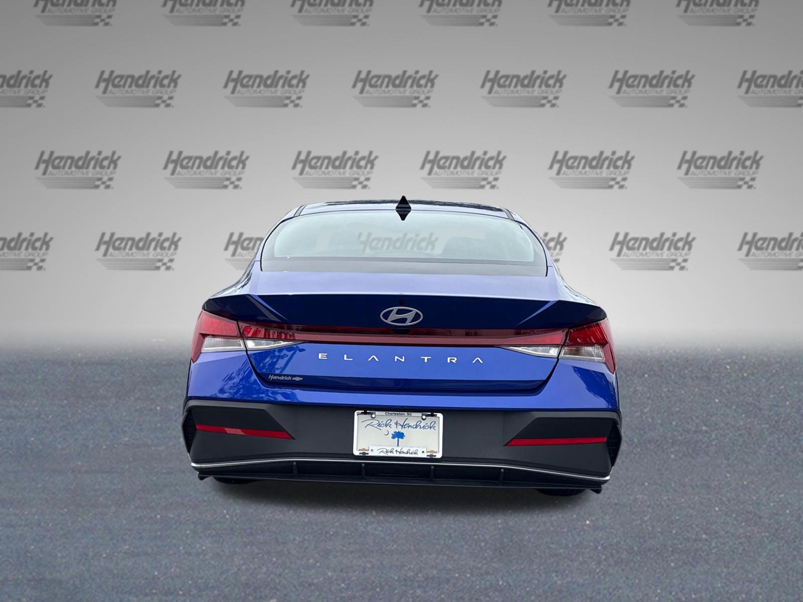 Used 2025 Hyundai Elantra SE FWD image 9