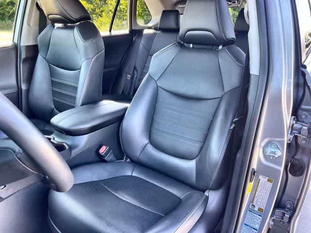 Used 2020 Toyota RAV4 Limited AWD/4WD image 11