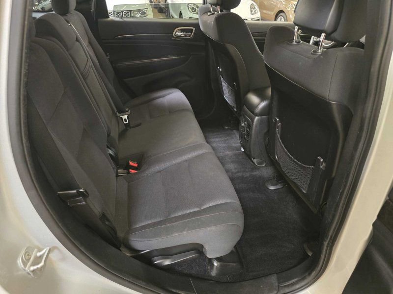 Used 2011 Jeep Grand Cherokee Laredo AWD/4WD image 7