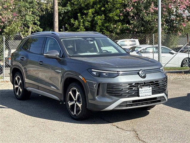 New 2025 Volkswagen Tiguan SE