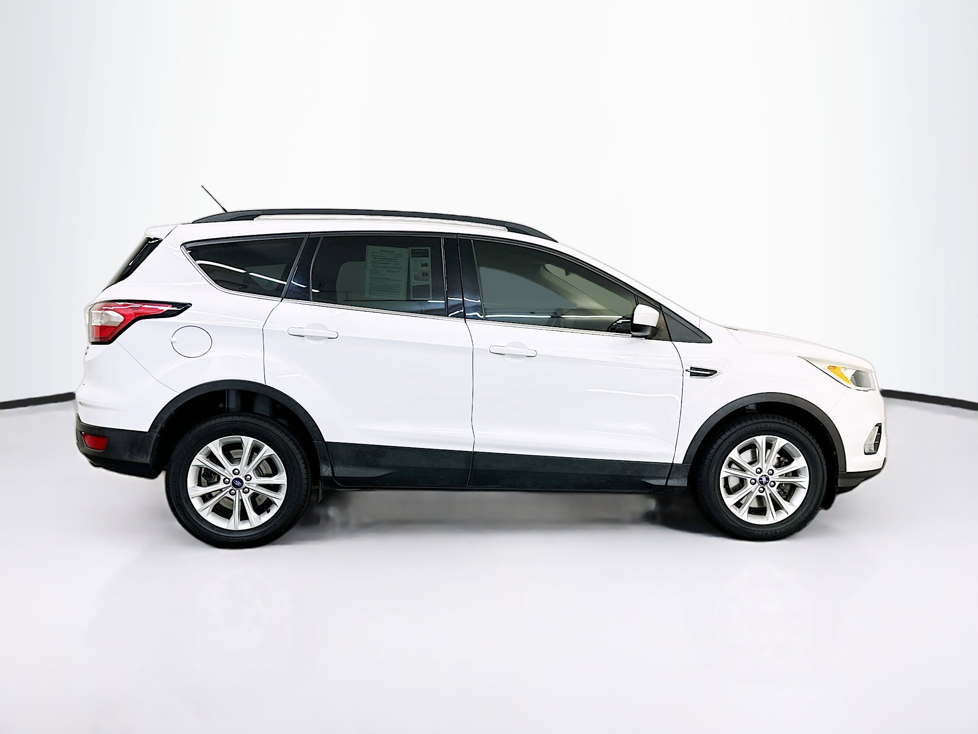 Used 2018 Ford Escape SE image 10