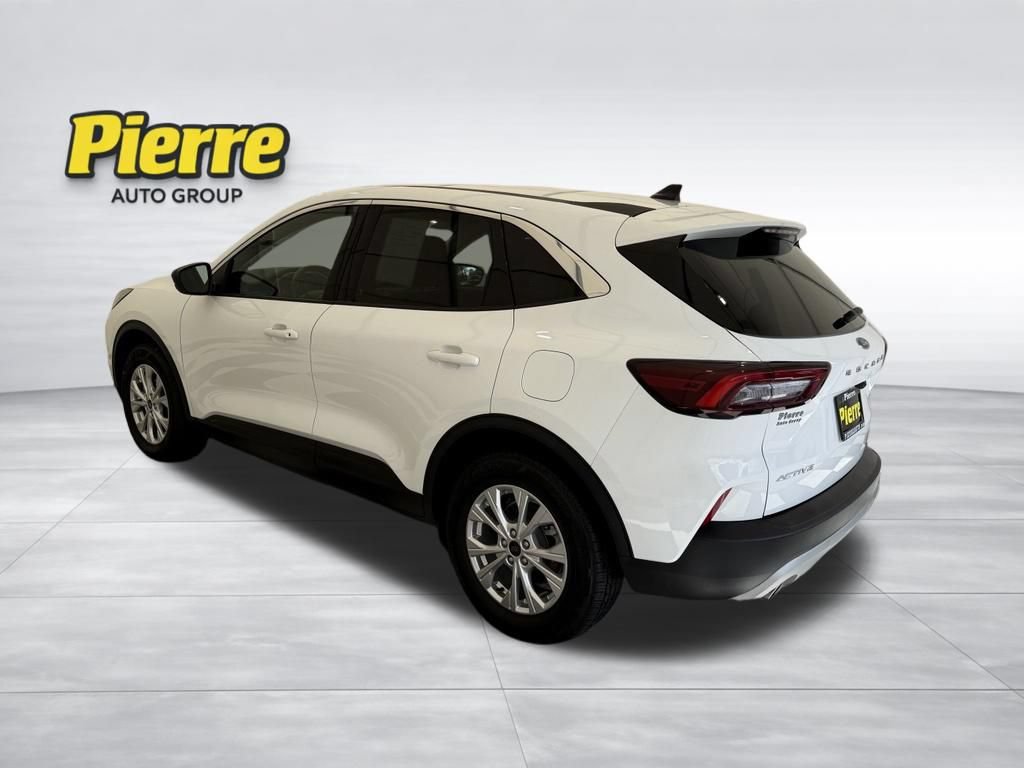 Used 2024 Ford Escape Active AWD/4WD image 2