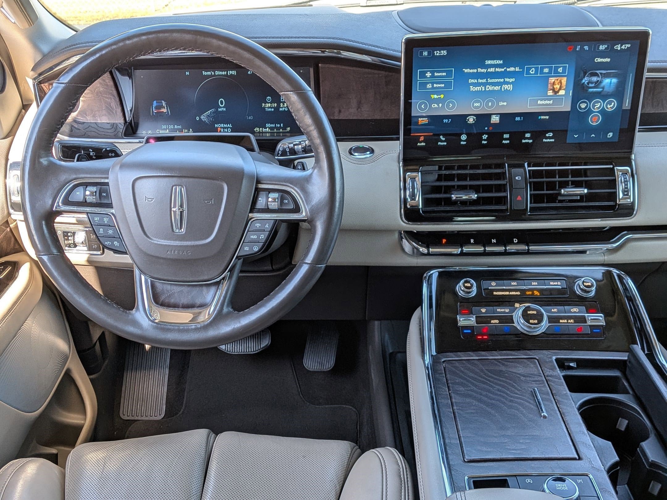 Used 2022 Lincoln Navigator Reserve AWD/4WD image 30