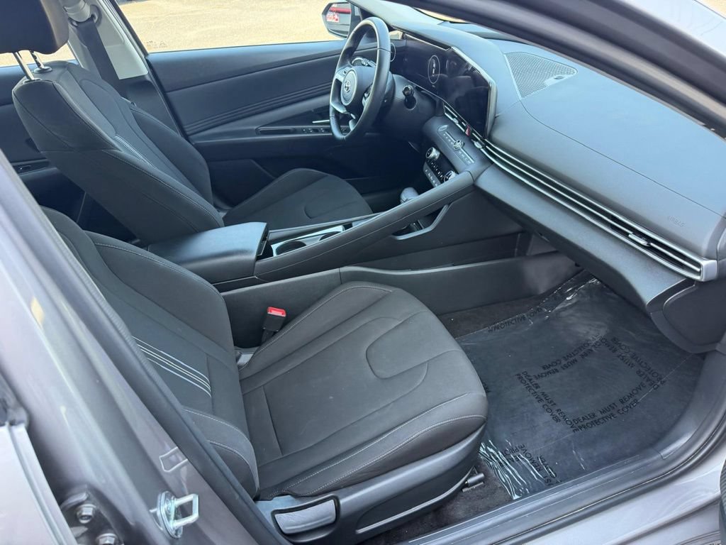 Used 2023 Hyundai Elantra SEL w/ Convenience Package FWD image 29