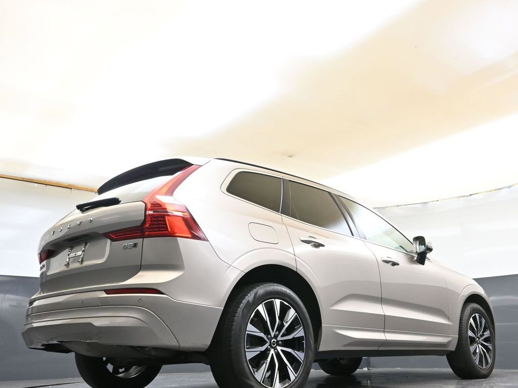 Certified 2023 Volvo XC60 B5 Core image 33