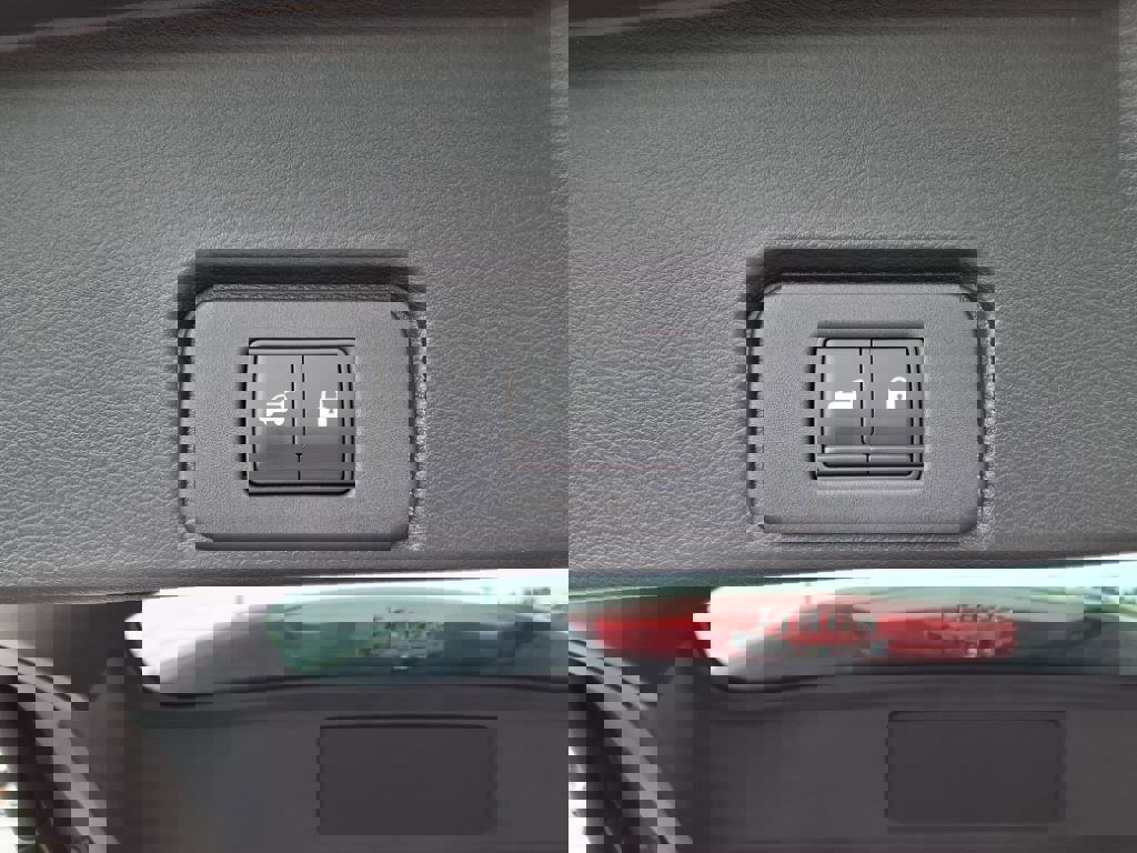 Used 2021 Nissan Rogue Platinum image 26